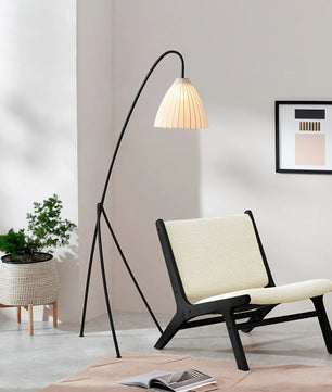 Rieort Tripod Floor Lamp