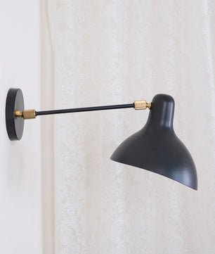 Mantis Wall Lamp