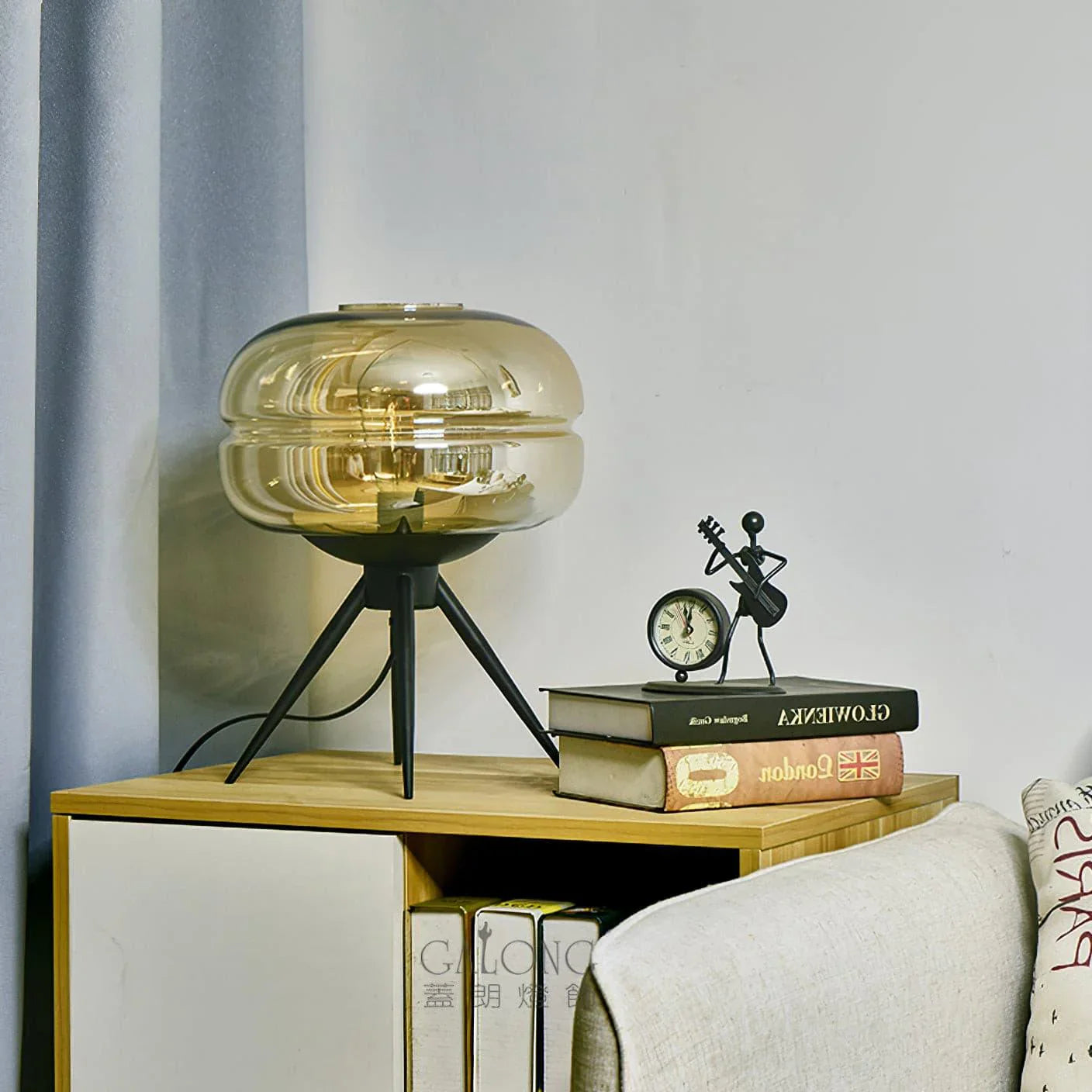 JAR Table Lamp
