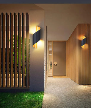 Helix Wall Lamp