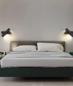 Clasp Wall Lamp