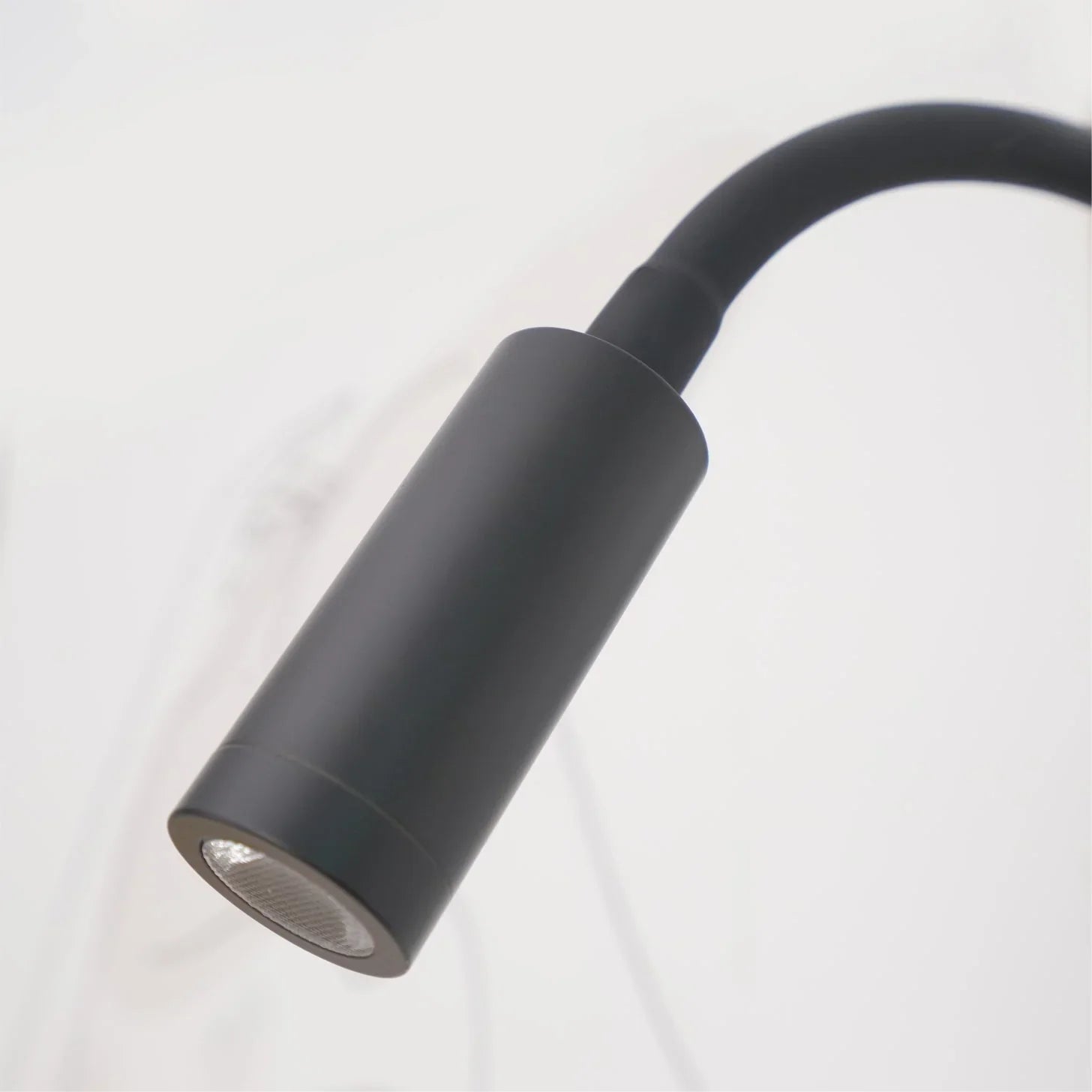 إضاءة حائط LED لغرفة النوم بتصميم آرت ديكو