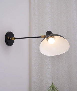 Mantis Wall Lamp