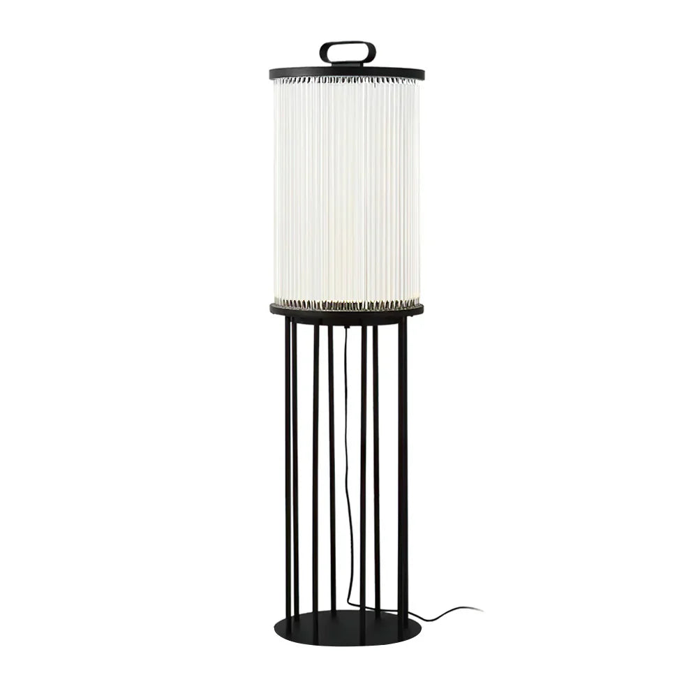مصباح أرضي يعمل بالطاقة الشمسية من Line Glass Lantern