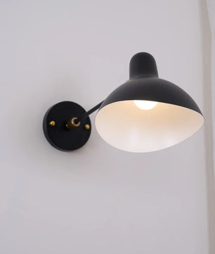 Mantis Wall Lamp