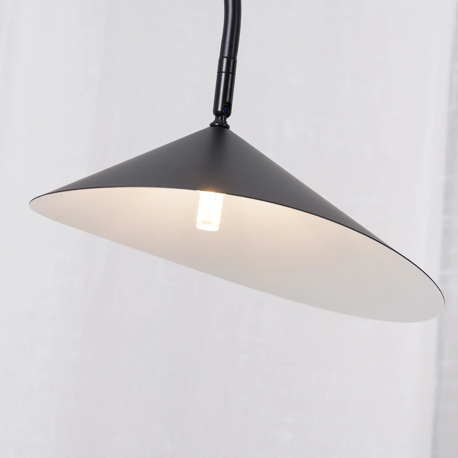 Arum Table Lamp beige marble base front view