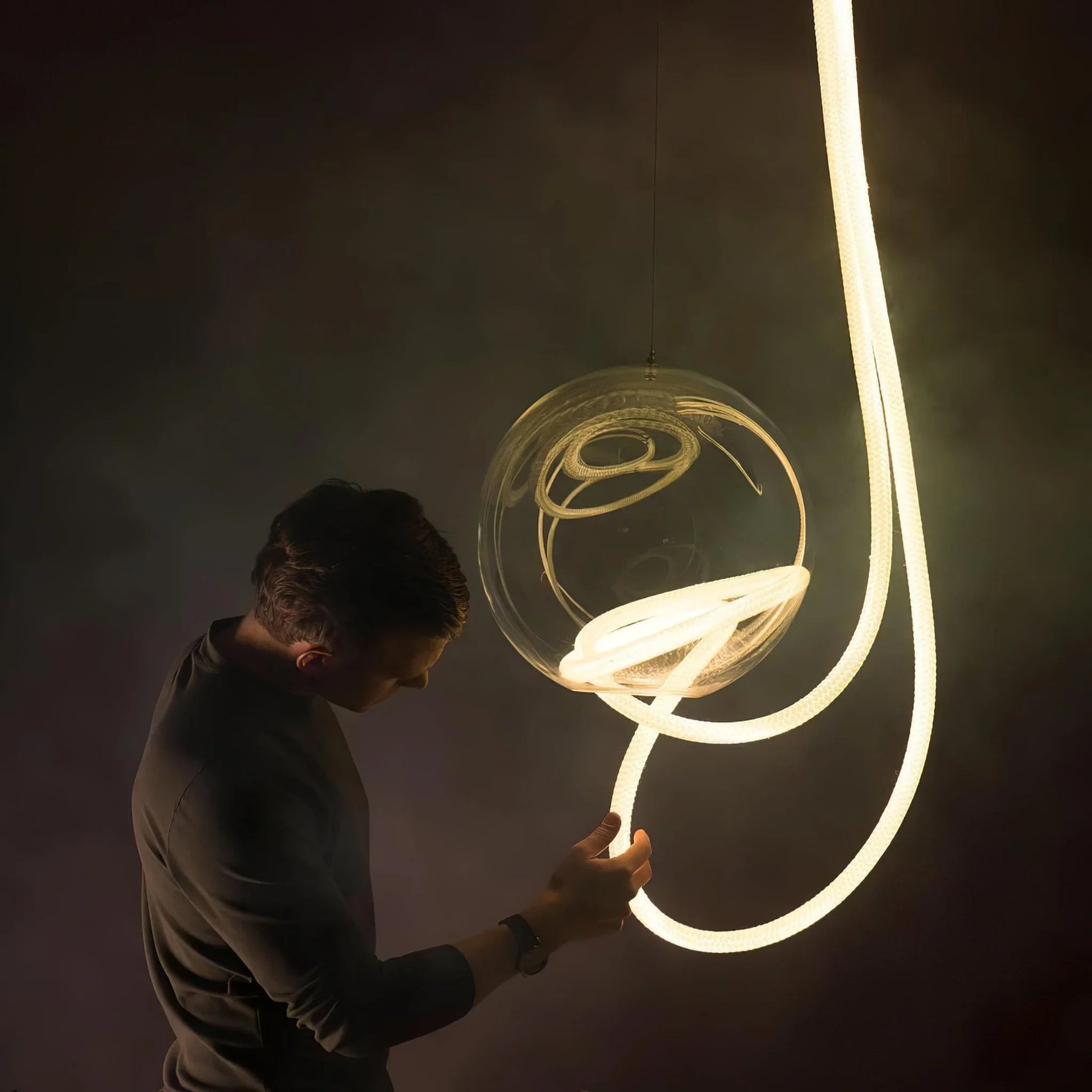 مصباح LED مرن معلق