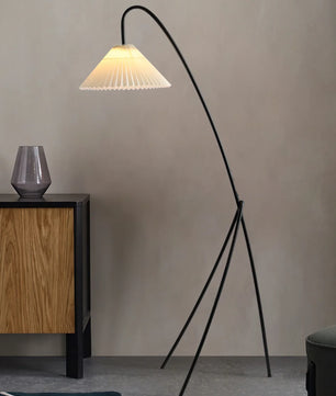 Rieort Tripod Floor Lamp