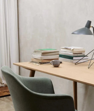 Tripod HM9 Table Lamp