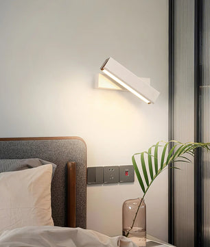 Clasp Wall Lamp