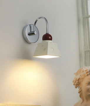 Alma Wall Light
