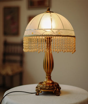 Tassel Flower Table Lamp