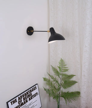 Mantis Wall Lamp