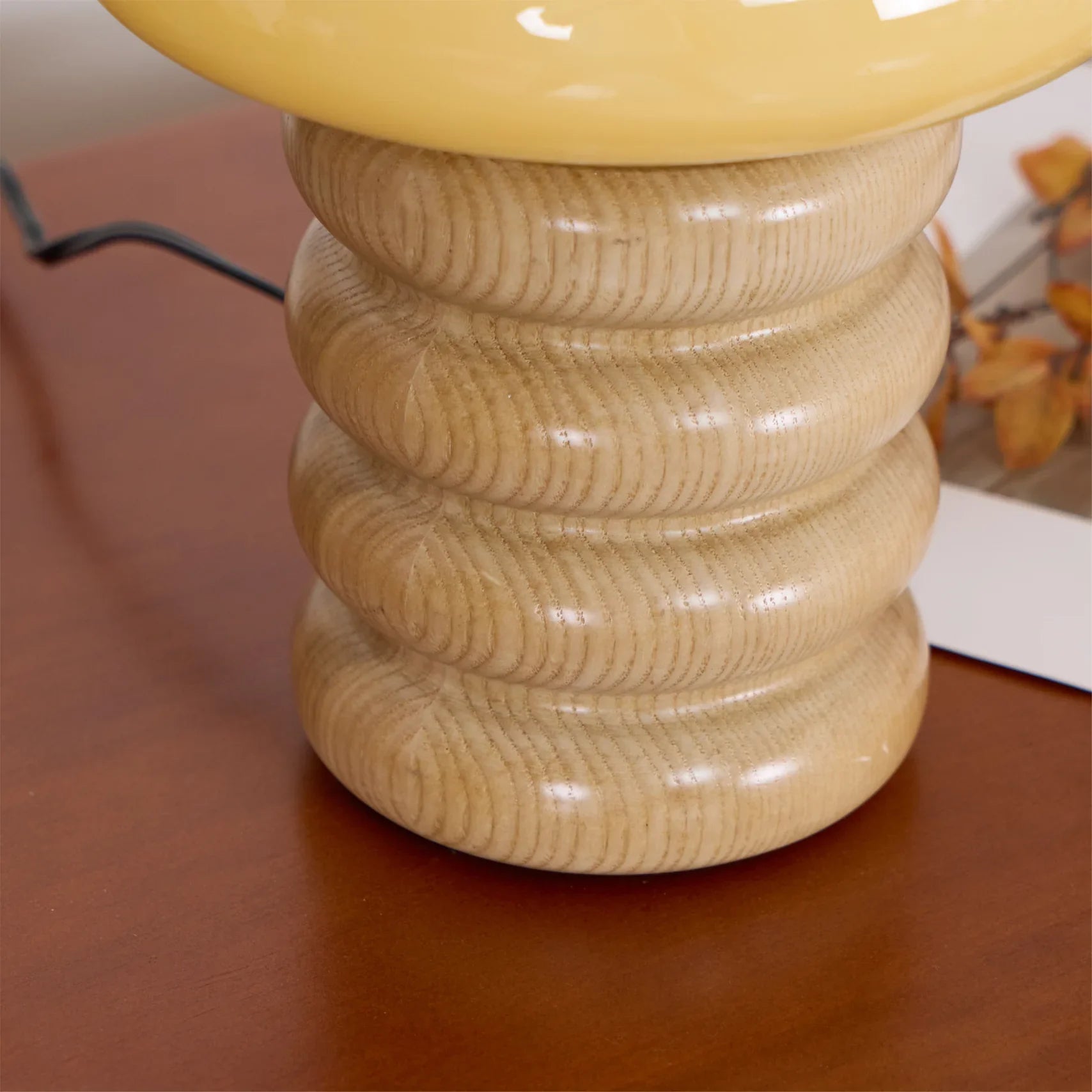 مصباح طاولة ناباكو