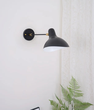 Mantis Wall Lamp