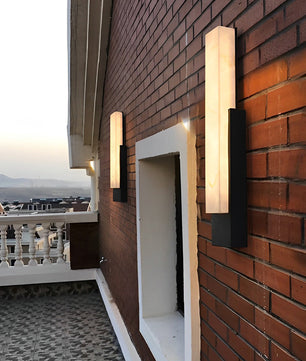 Sentinella Slim Outdoor Marble-Effect Wall Light